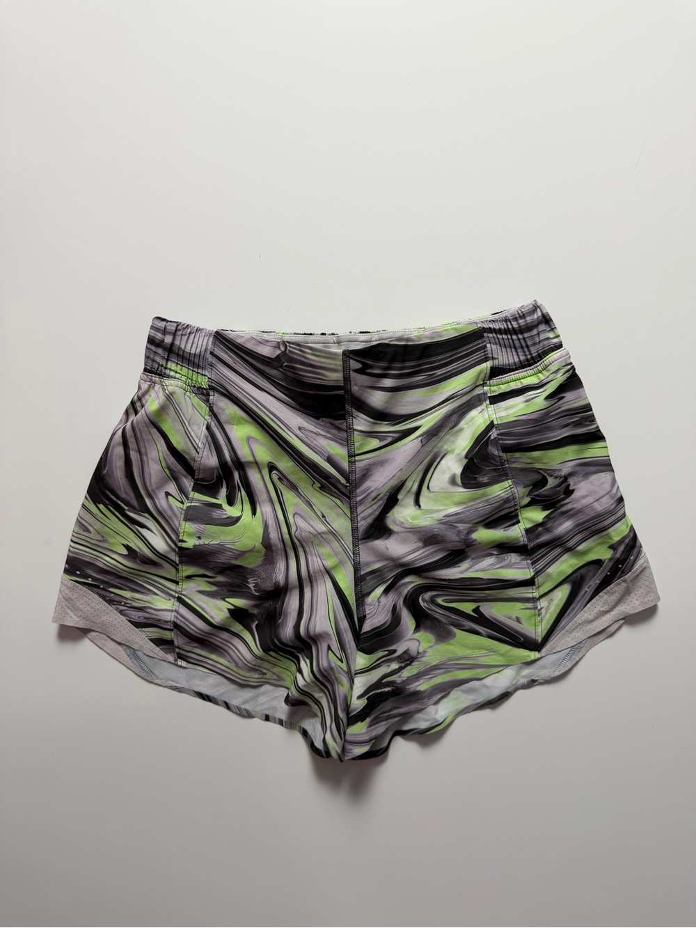 Lululemon Hotty Hot High-Rise Short 4” Special Edition, Size 8